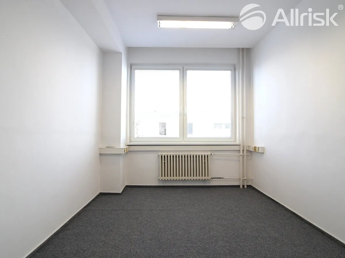 Pronájem kanceláře 72 m²